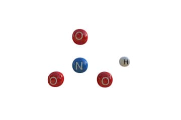 Nitric acid molecule