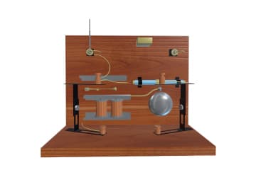 Electromagnetic vibrations and waves (Radio receiver)